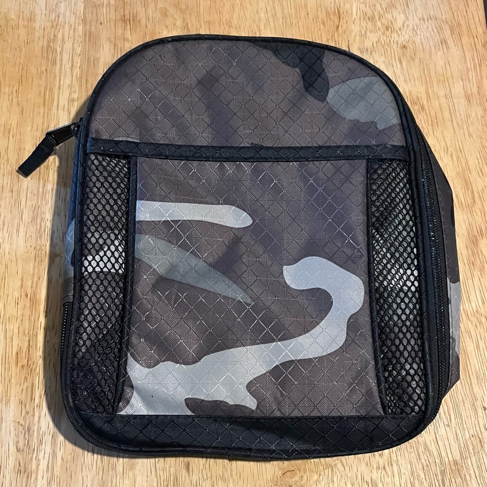 Thirty One Camouflage Mesh Pocket Lunch Bag